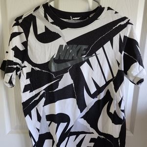 Nike tshirt